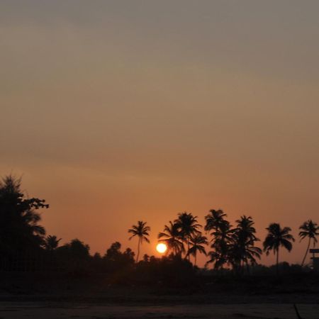 Tutti Garden Bungalows Hotel Mormugao Bagian luar foto