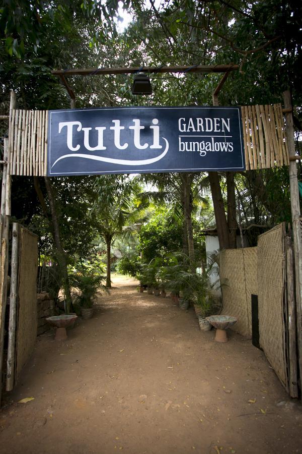 Tutti Garden Bungalows Hotel Mormugao Bagian luar foto