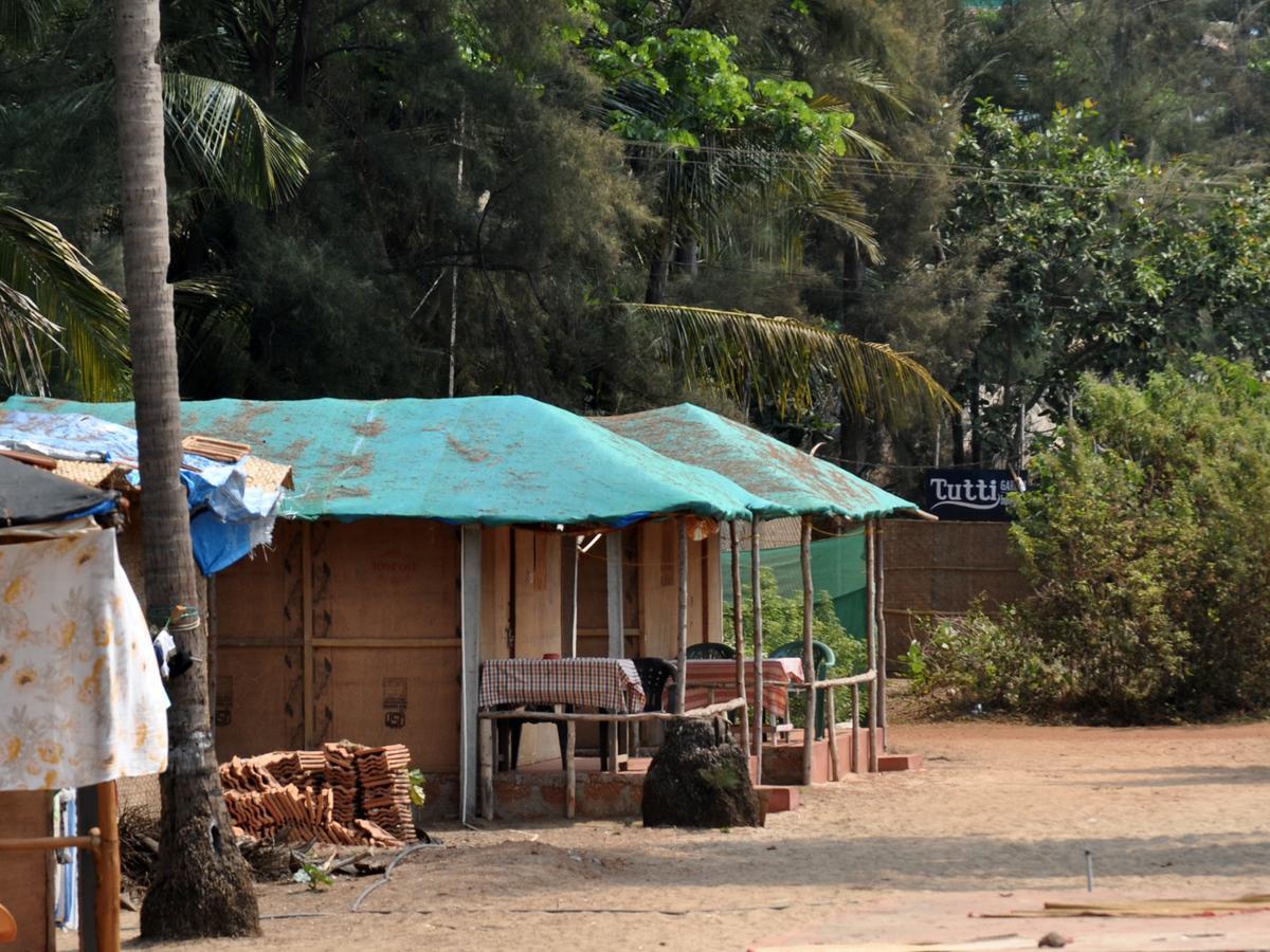 Tutti Garden Bungalows Hotel Mormugao Bagian luar foto